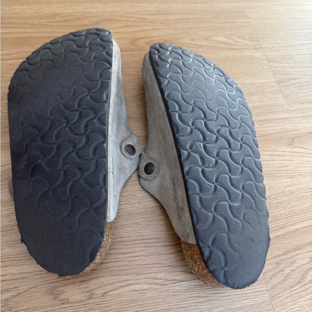 Birkenstock Unisex Tan Clogs - Picture 4 of 6